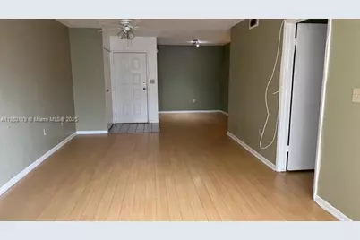 2820 N Oakland Forest Dr #106, Oakland Park, FL 33309 - Photo 3