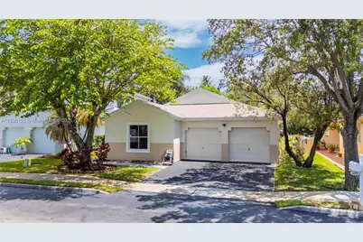 301 NW 207th Ave, Pembroke Pines, FL 33029 - Photo 1