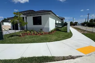 18901 SW 316th Ter, Homestead, FL 33030 - Photo 3