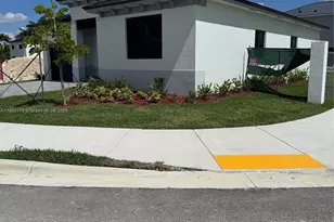 18901 SW 316th Ter, Homestead, FL 33030 - Photo 11