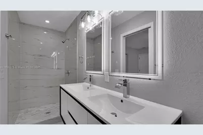 255 NE 164th St, Miami, FL 33162 - Photo 9