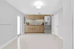 255 NE 164th St, Miami, FL 33162 - Photo 7