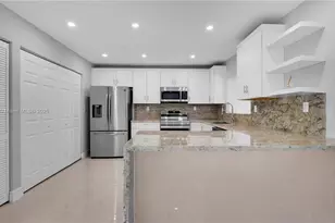 255 NE 164th St, Miami, FL 33162 - Photo 13