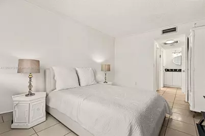 300 Bayview Dr #509, Sunny Isles Beach, FL 33160 - Photo 15