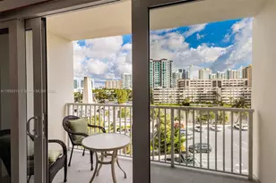 300 Bayview Dr, Sunny Isles Beach, FL 33160 - Photo 21