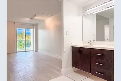 100 Bayview Dr #224, Sunny Isles Beach, FL 33160 - Photo 11