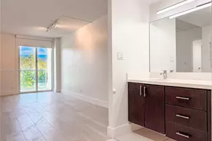 100 Bayview Dr, Sunny Isles Beach, FL 33160 - Photo 11