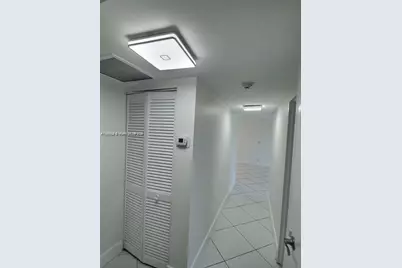 100 Bayview Dr #224, Sunny Isles Beach, FL 33160 - Photo 9