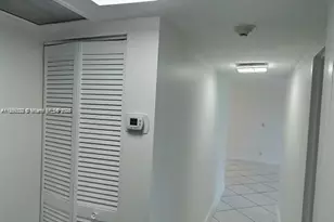 100 Bayview Dr, Sunny Isles Beach, FL 33160 - Photo 9