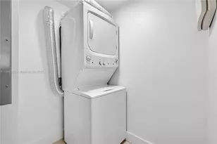 6000 Collins Ave, Miami Beach, FL 33140 - Photo 25