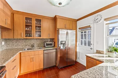 18555 NE 14th Ave #613, Miami, FL 33179 - Photo 3