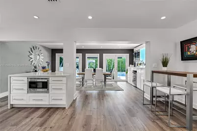 525 Lakeview Dr, Miami Beach, FL 33140 - Photo 15