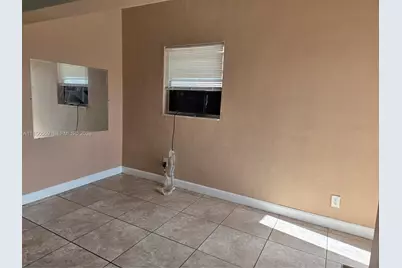163 NW 18th Ct, Miami, FL 33125 - Photo 11