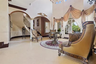 9861 NW 135th St, Hialeah Gardens, FL 33018 - Photo 11