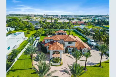 9861 NW 135th St, Hialeah Gardens, FL 33018 - Photo 1