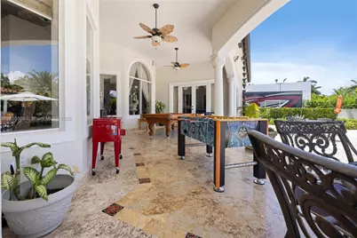 9861 NW 135th St, Hialeah Gardens, FL 33018 - Photo 45