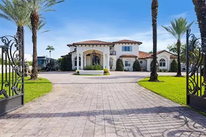 9861 NW 135th St, Hialeah Gardens, FL 33018 - Photo 3