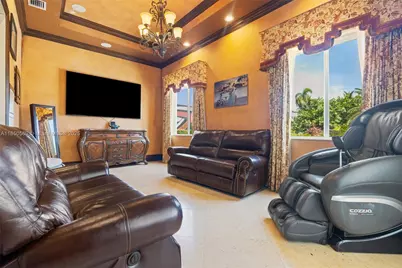 9861 NW 135th St, Hialeah Gardens, FL 33018 - Photo 25