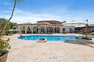 9861 NW 135th St, Hialeah Gardens, FL 33018 - Photo 47