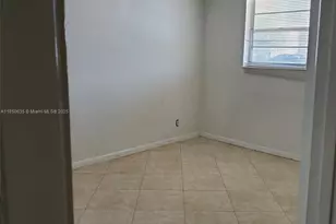 1100 NE 1st Ct, Hallandale Beach, FL 33009 - Photo 9