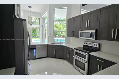 1506 Lantana Ct, Weston, FL 33326 - Photo 9