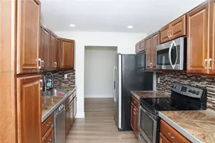 2405 NW 54th St, Tamarac, FL 33309 - Photo 11