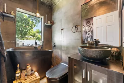 1130 NW 57th St, Miami, FL 33127 - Photo 15