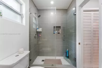 1130 NW 57th St, Miami, FL 33127 - Photo 19