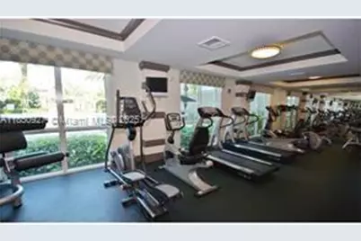 2421 NE 65th St #403, Fort Lauderdale, FL 33308 - Photo 7