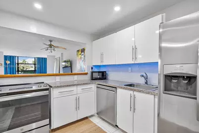 600 Parkview Dr #227, Hallandale Beach, FL 33009 - Photo 1