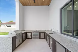 12190 NW 6th St, Miami, FL 33182 - Photo 49