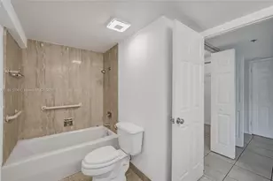 1201 S Ocean Dr, Hollywood, FL 33019 - Photo 17