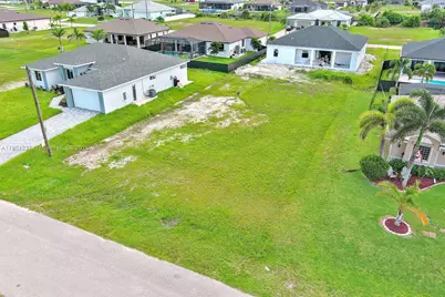 1025 NW 35th Place, Cape Coral, FL 33993 - Photo 5