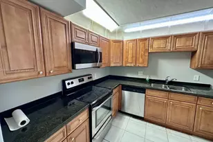 366 Lakeview Dr, Weston, FL 33326 - Photo 5