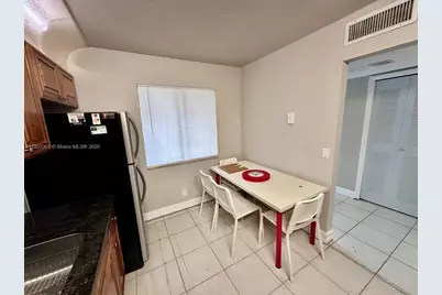 366 Lakeview Dr #104, Weston, FL 33326 - Photo 9