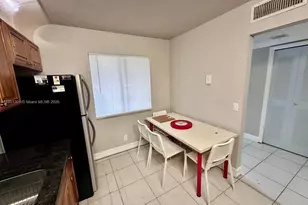 366 Lakeview Dr, Weston, FL 33326 - Photo 9