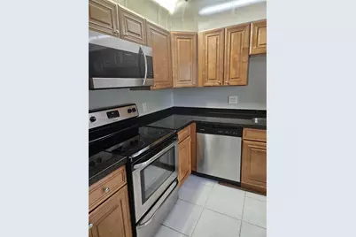 366 Lakeview Dr #104, Weston, FL 33326 - Photo 7