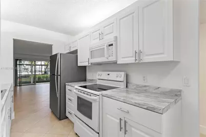 1400 SW 124th Ter #109Q, Pembroke Pines, FL 33027 - Photo 23