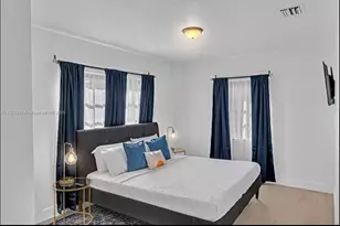 860 NW 17th Ct, Miami, FL 33125 - Photo 15