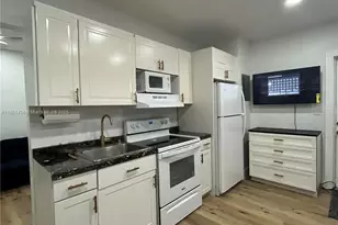 2410 Thomas St, Hollywood, FL 33020 - Photo 3