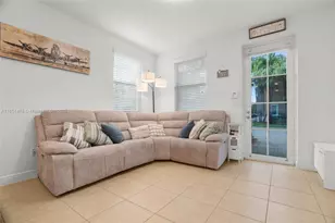 14774 SW 10th St, Pembroke Pines, FL 33027 - Photo 9