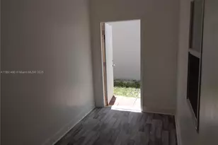 2060 SE 14th St, Homestead, FL 33035 - Photo 9