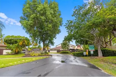 267 NE 201st Ter, Miami, FL 33179 - Photo 5