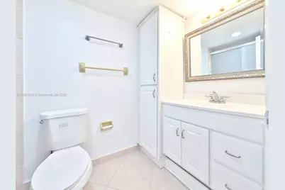 942 NE 199th St #302, Miami, FL 33179 - Photo 11