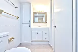 942 NE 199th St, Miami, FL 33179 - Photo 13