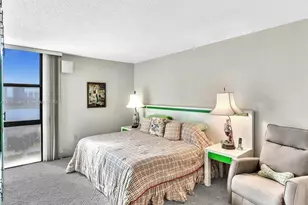 3675 N Country Club Dr, Aventura, FL 33180 - Photo 15