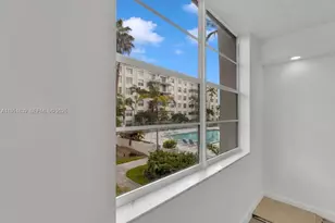 494 NW 165th St Rd, Miami, FL 33169 - Photo 15