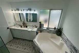 11 NE 151st St, Miami, FL 33162 - Photo 31