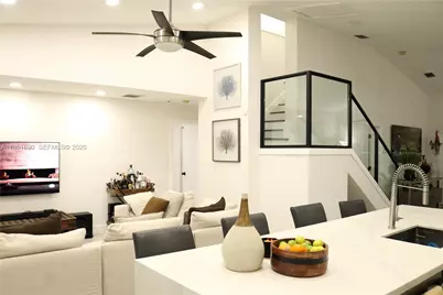 11 NE 151st St, Miami, FL 33162 - Photo 19