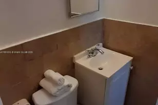 709 NE 2nd Ct, Hallandale Beach, FL 33009 - Photo 3